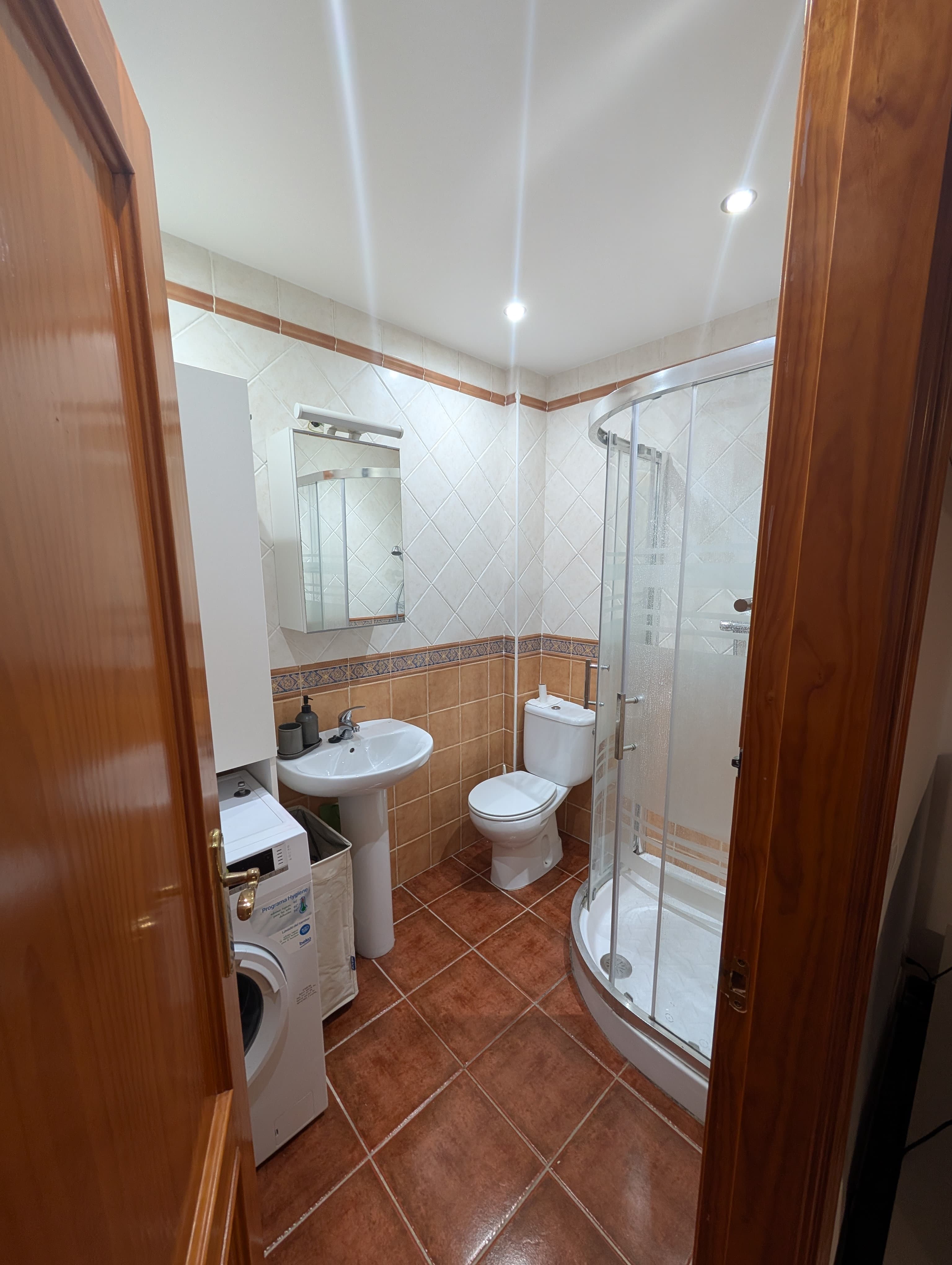 Baño completamente equipado